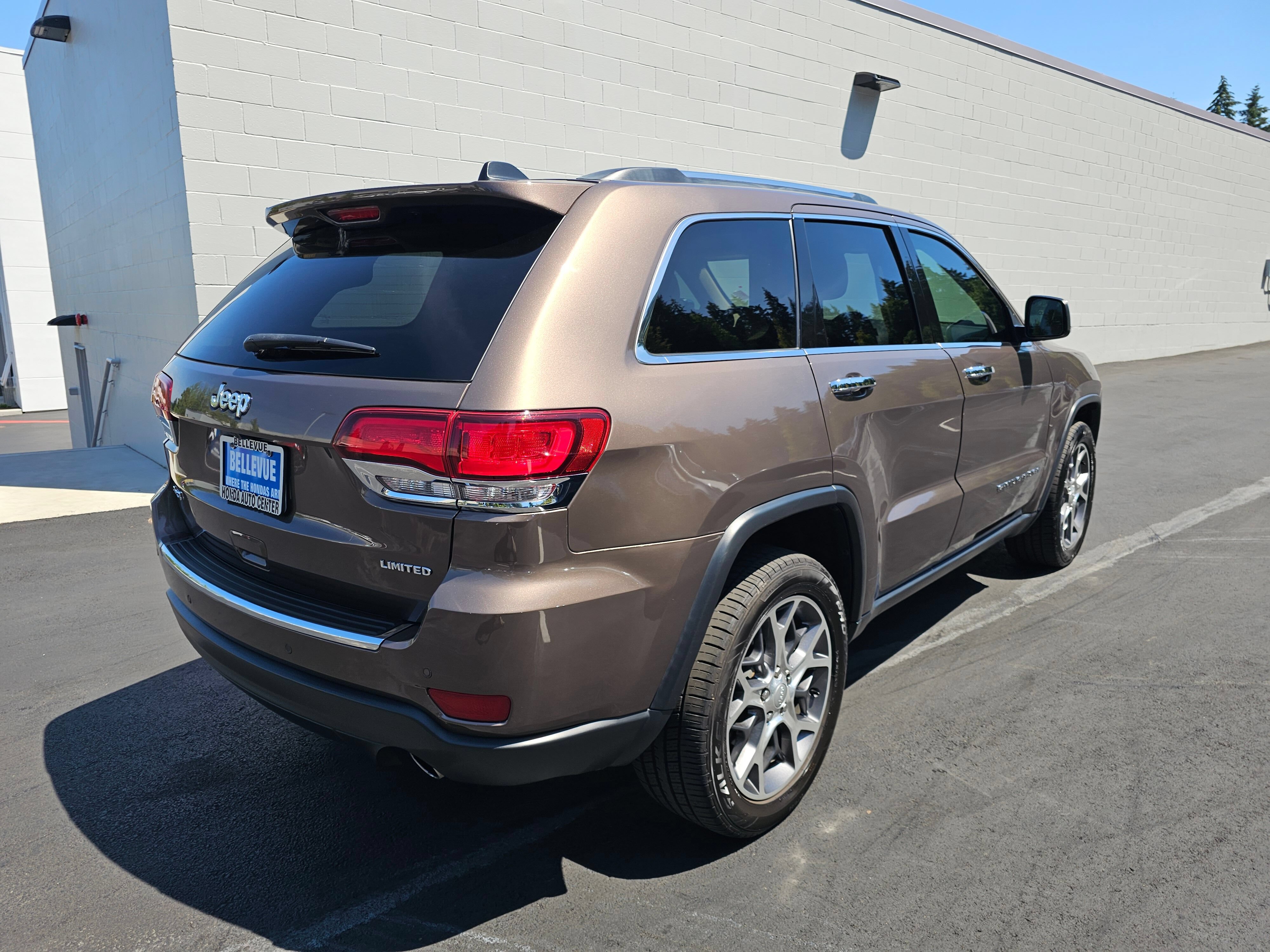 Used 2021 Jeep Grand Cherokee Limited w/ Sun & Sound Group AWD/4WD image 8