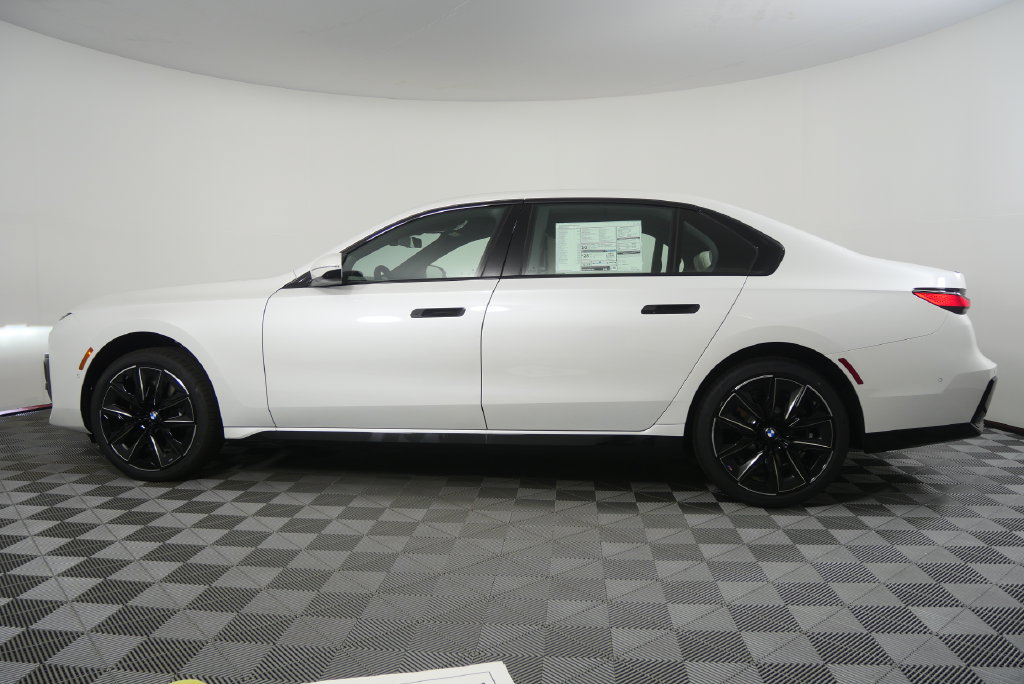 New 2026 BMW 740i RWD image 7
