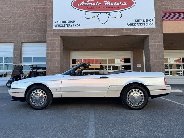 Used 1993 Cadillac Allante image 2
