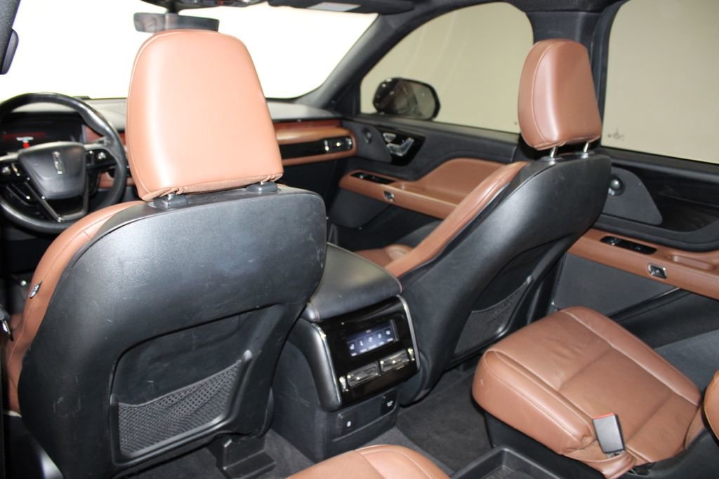 Used 2022 Lincoln Aviator Reserve w/ Equipment Group 201A image 28