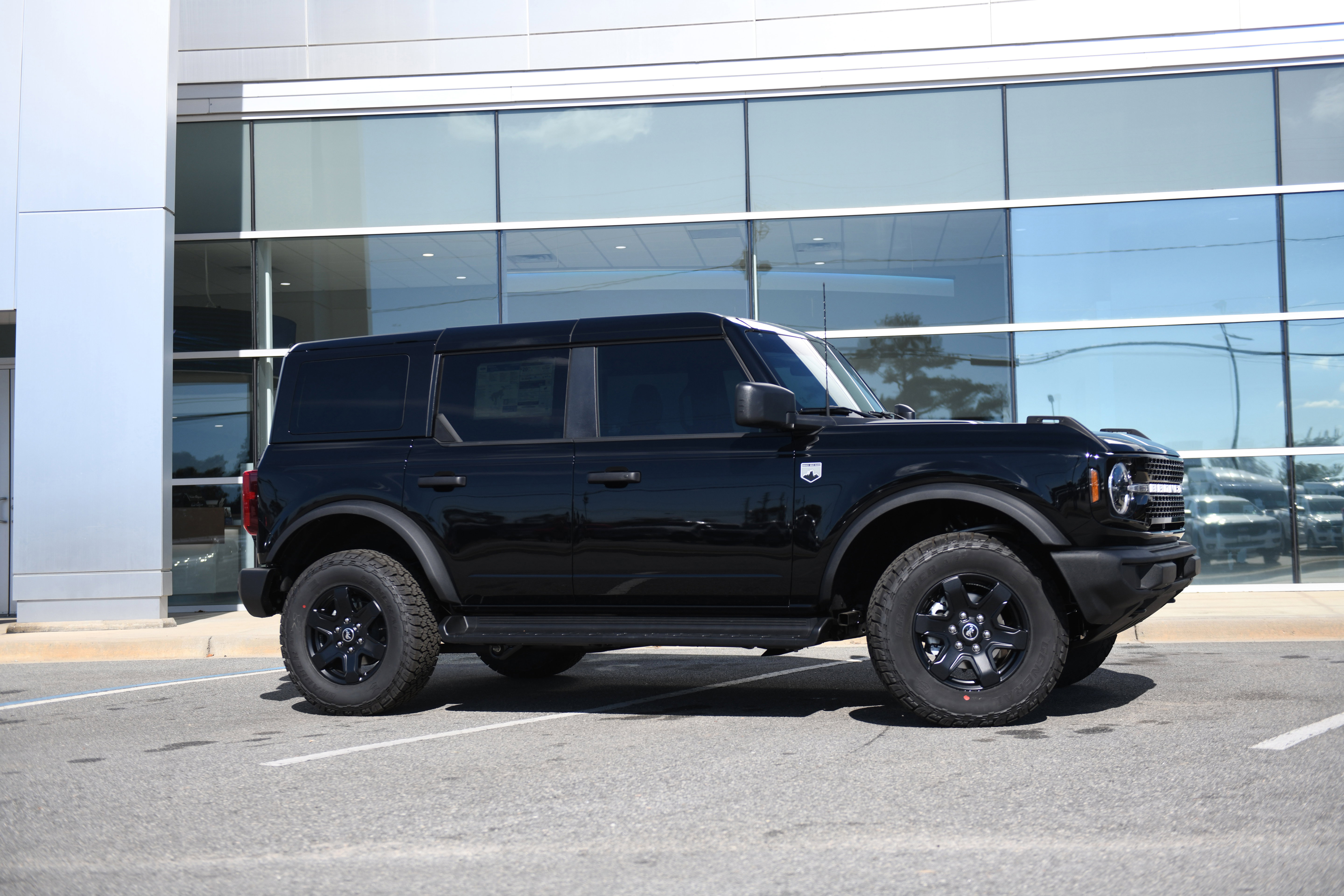 New 2025 Ford Bronco Big Bend image 3