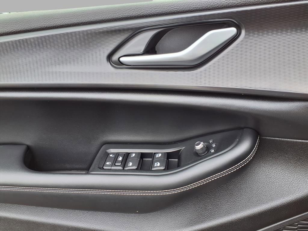 Used 2023 Jeep Grand Cherokee L Laredo image 16