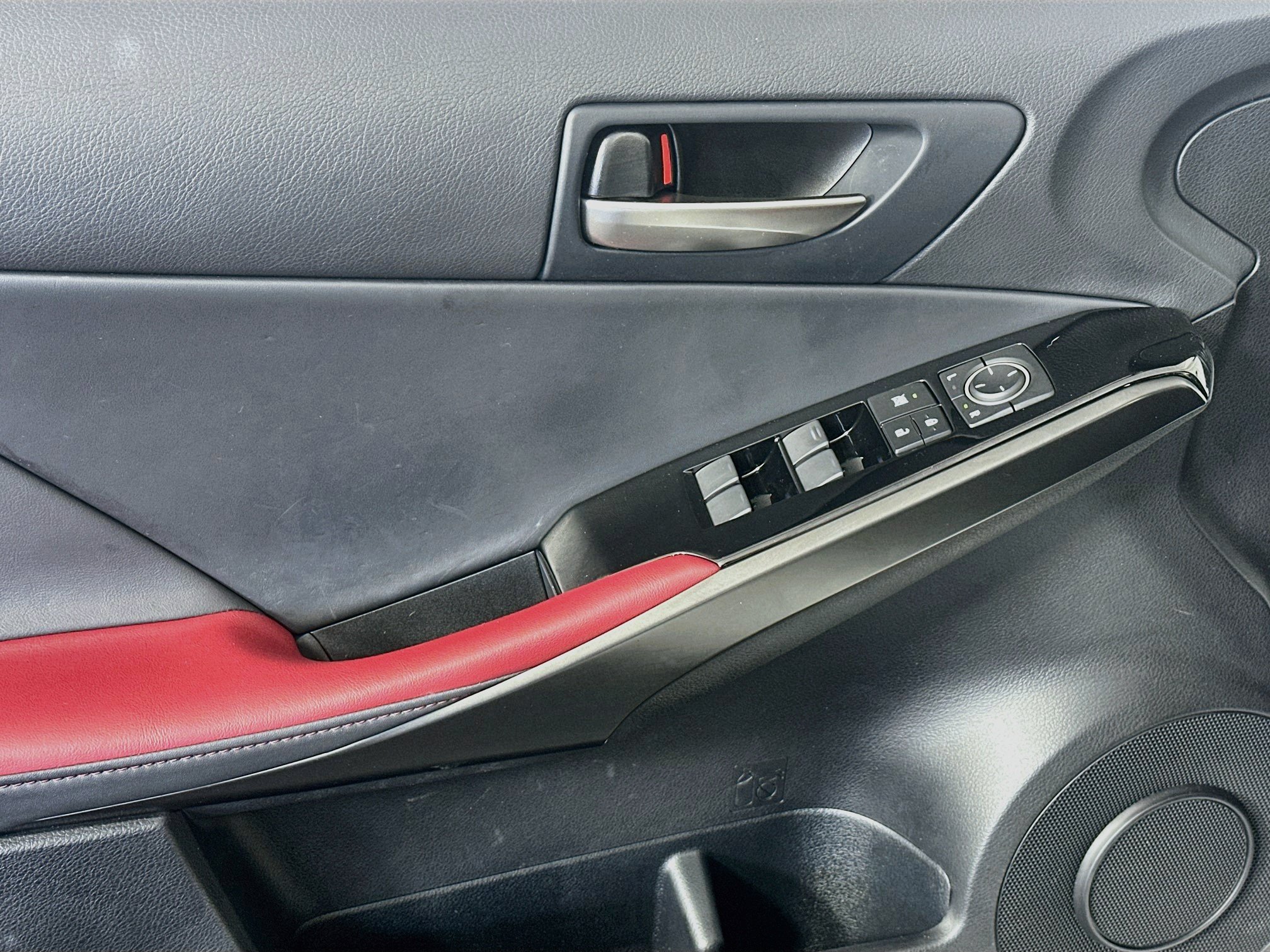 Used 2024 Lexus IS 300 w/ Comfort Package RWD image 15