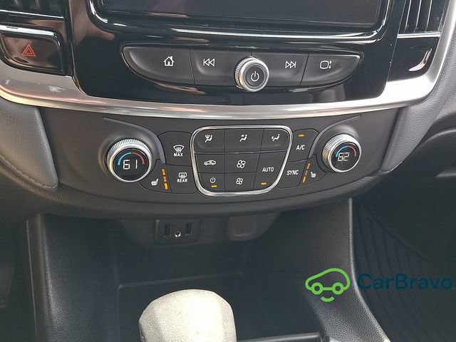 Used 2021 Chevrolet Traverse LT FWD image 16