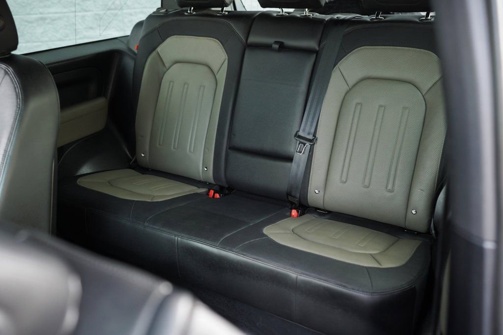 Used 2022 Land Rover Defender 90 X-Dynamic S image 24