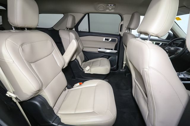 Used 2023 Ford Explorer XLT w/ Equipment Group 202A AWD/4WD image 19