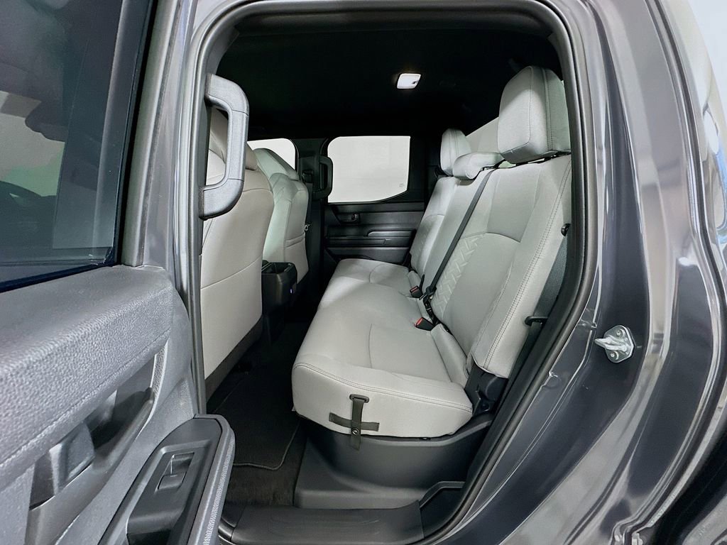 Certified 2025 Toyota Tacoma SR5 AWD/4WD image 23