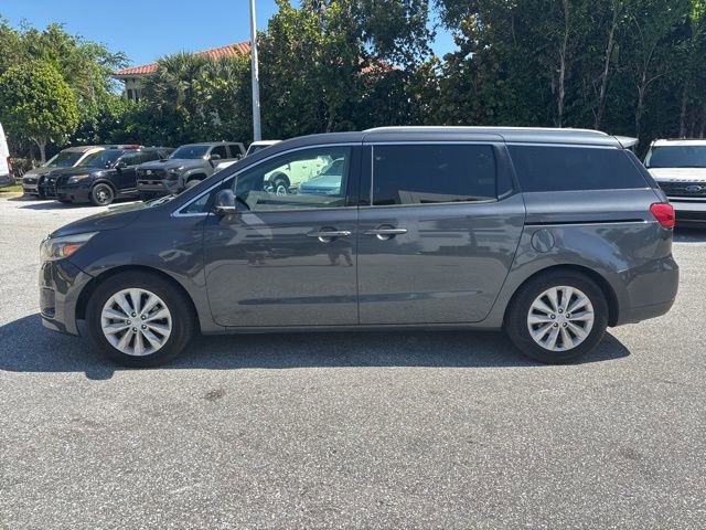 Used 2017 Kia Sedona EX image 4