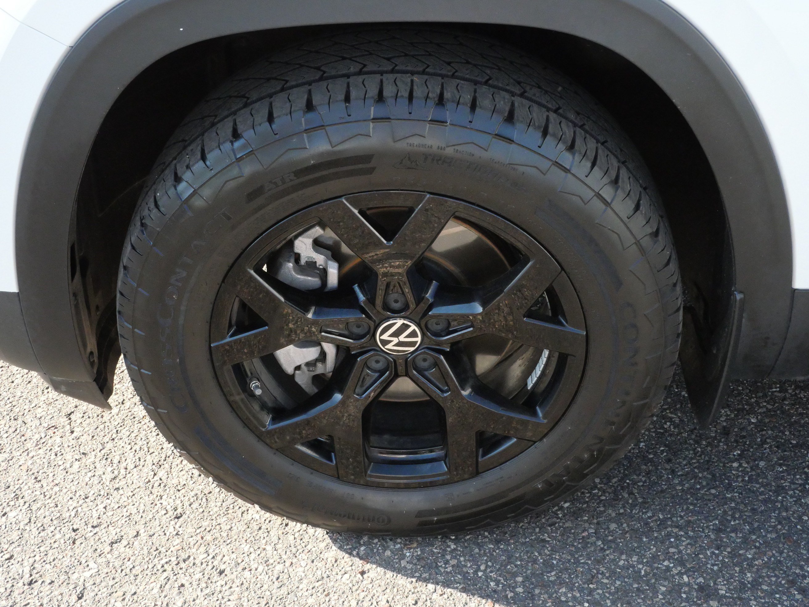 Certified 2024 Volkswagen Atlas Peak Edition SEL AWD/4WD image 15