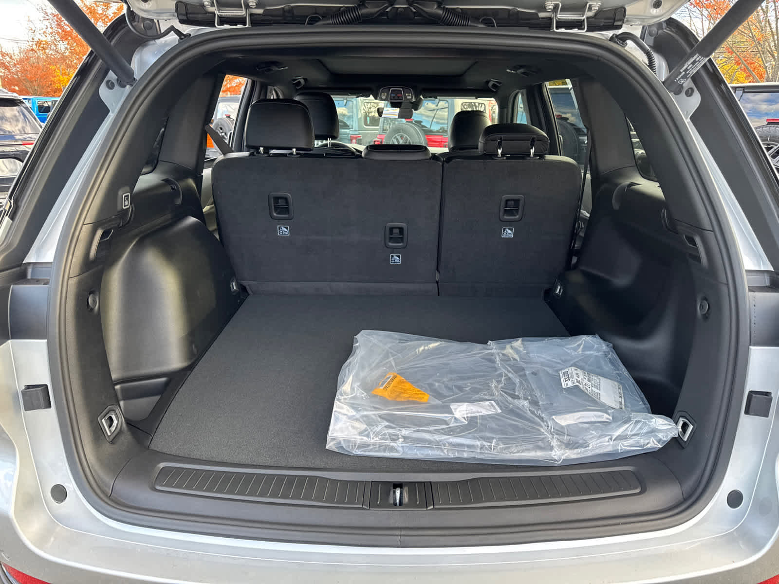 New 2025 Jeep Grand Cherokee Limited w/ Trailer Tow Package image 37