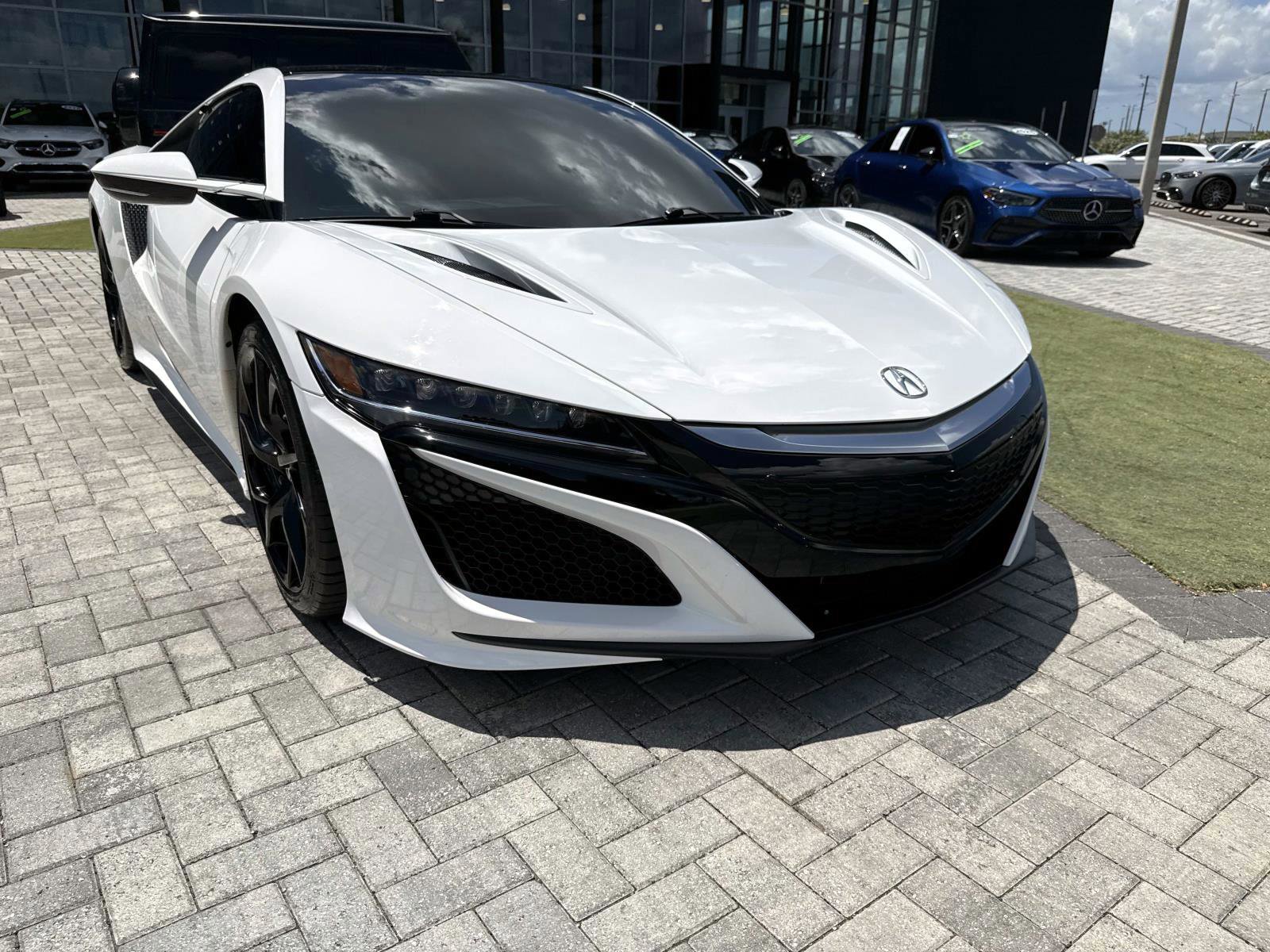 Used 2017 Acura NSX AWD/4WD image 8