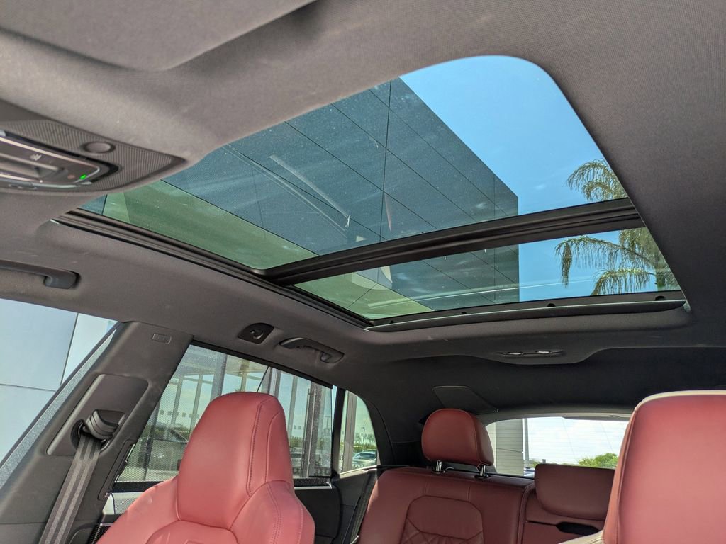 Used 2022 Audi SQ8 Premium Plus w/ Executive Package image 23