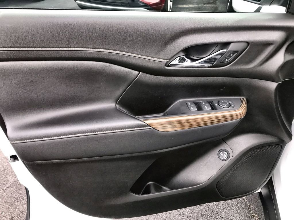 Used 2023 GMC Acadia SLE w/ Driver Convenience Package image 13