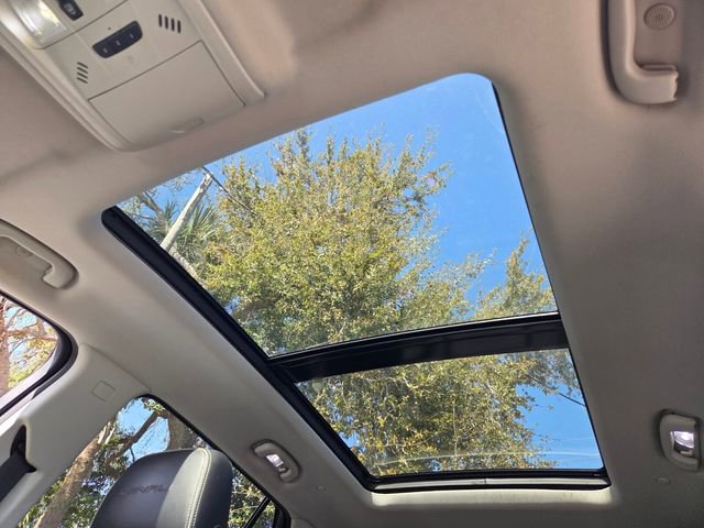 Used 2019 GMC Terrain Denali w/ Advanced Safety Package image 21