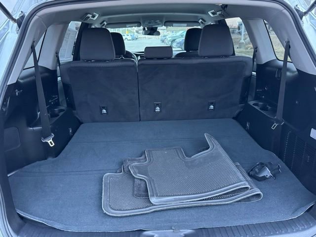 Certified 2017 Toyota Highlander LE w/ Carpet Mat Package AWD/4WD image 38