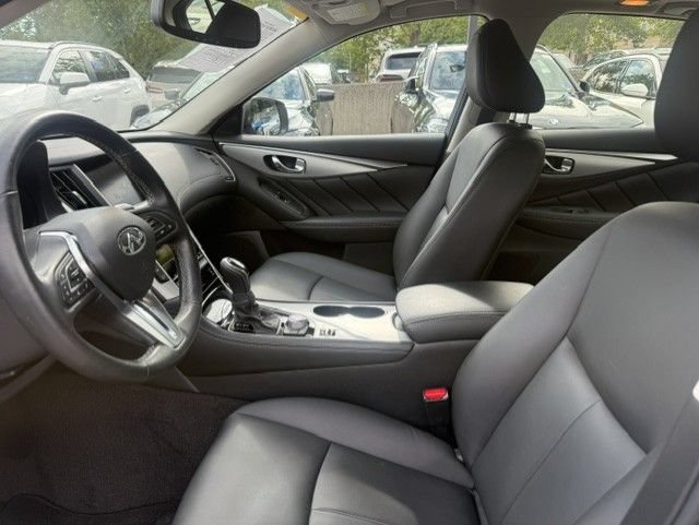 Used 2020 INFINITI Q50 Luxe w/ Essential Package (3.0T Luxe) AWD/4WD image 3