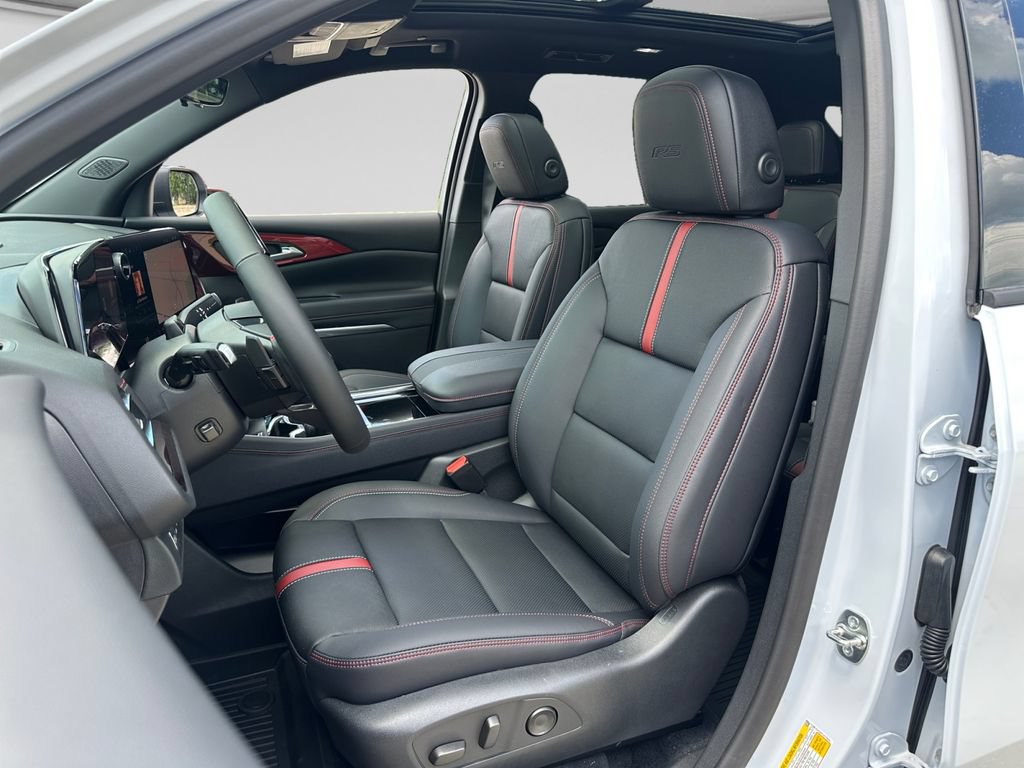 New 2026 Chevrolet Traverse RS w/ LPO, Floor Liner Package AWD/4WD image 17