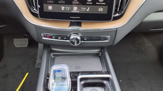 New 2026 Volvo XC60 B5 Plus w/ Protection Package Premier image 24