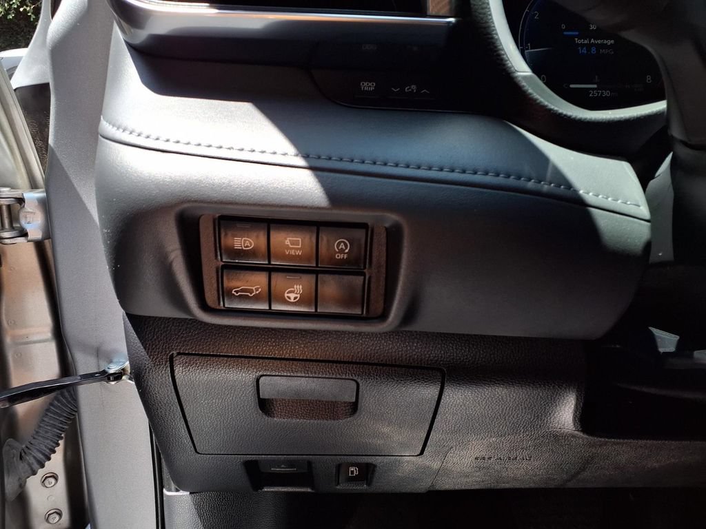 Used 2023 Toyota Highlander Platinum FWD image 15