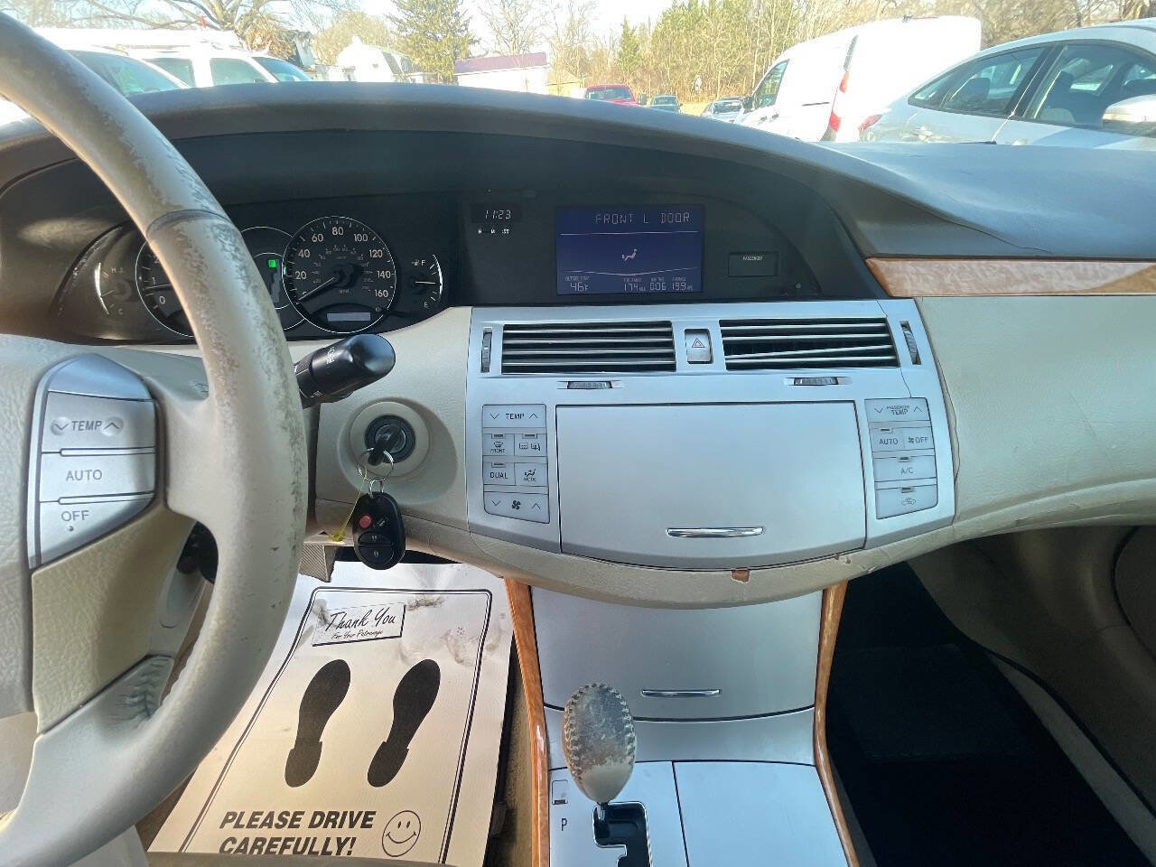 Used 2005 Toyota Avalon XLS image 15