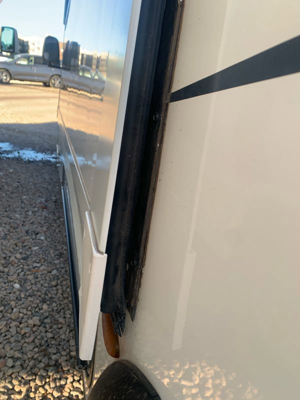 Used 2022 Ford E-450 and Econoline 450 Super Duty w/ Motorhome Prep Package image 39