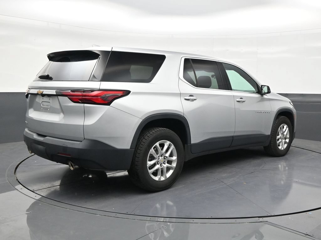 Used 2022 Chevrolet Traverse LS FWD image 5