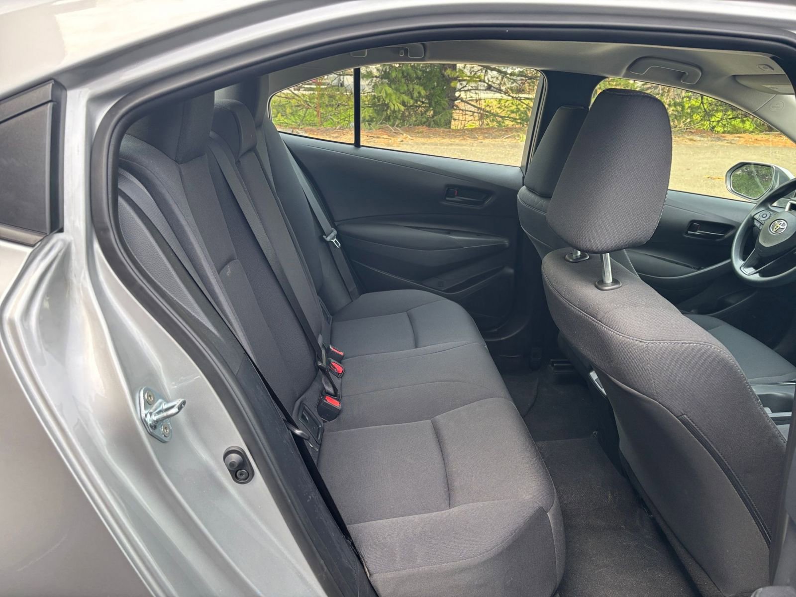 Used 2025 Toyota Corolla LE FWD image 40