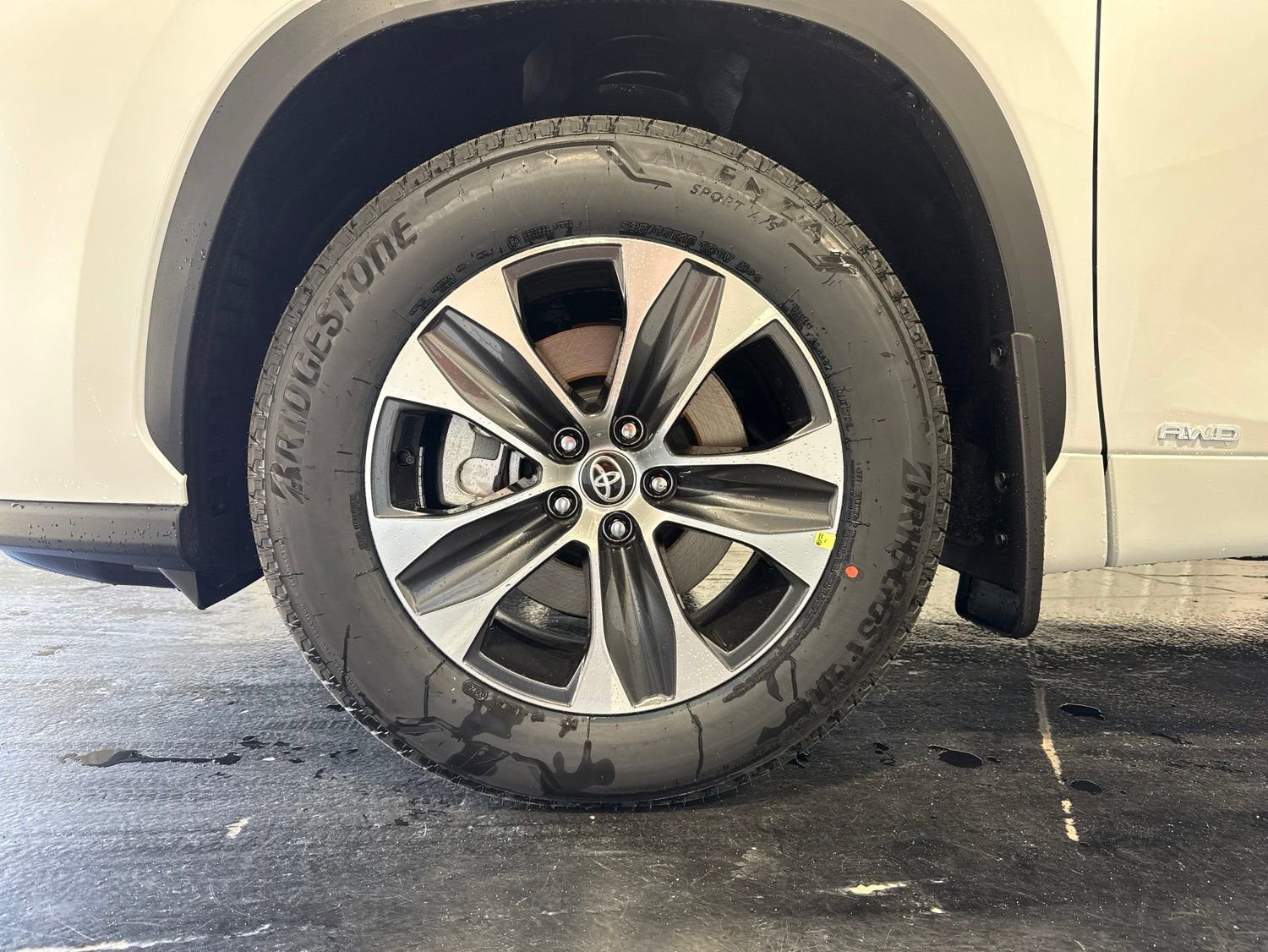 New 2026 Toyota Highlander XLE AWD/4WD image 6