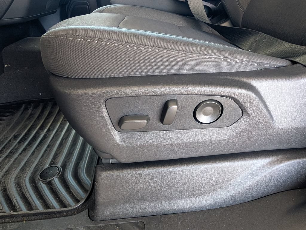 New 2026 Chevrolet Silverado 1500 Custom w/ LPO, Dark Essentials Package RWD image 11