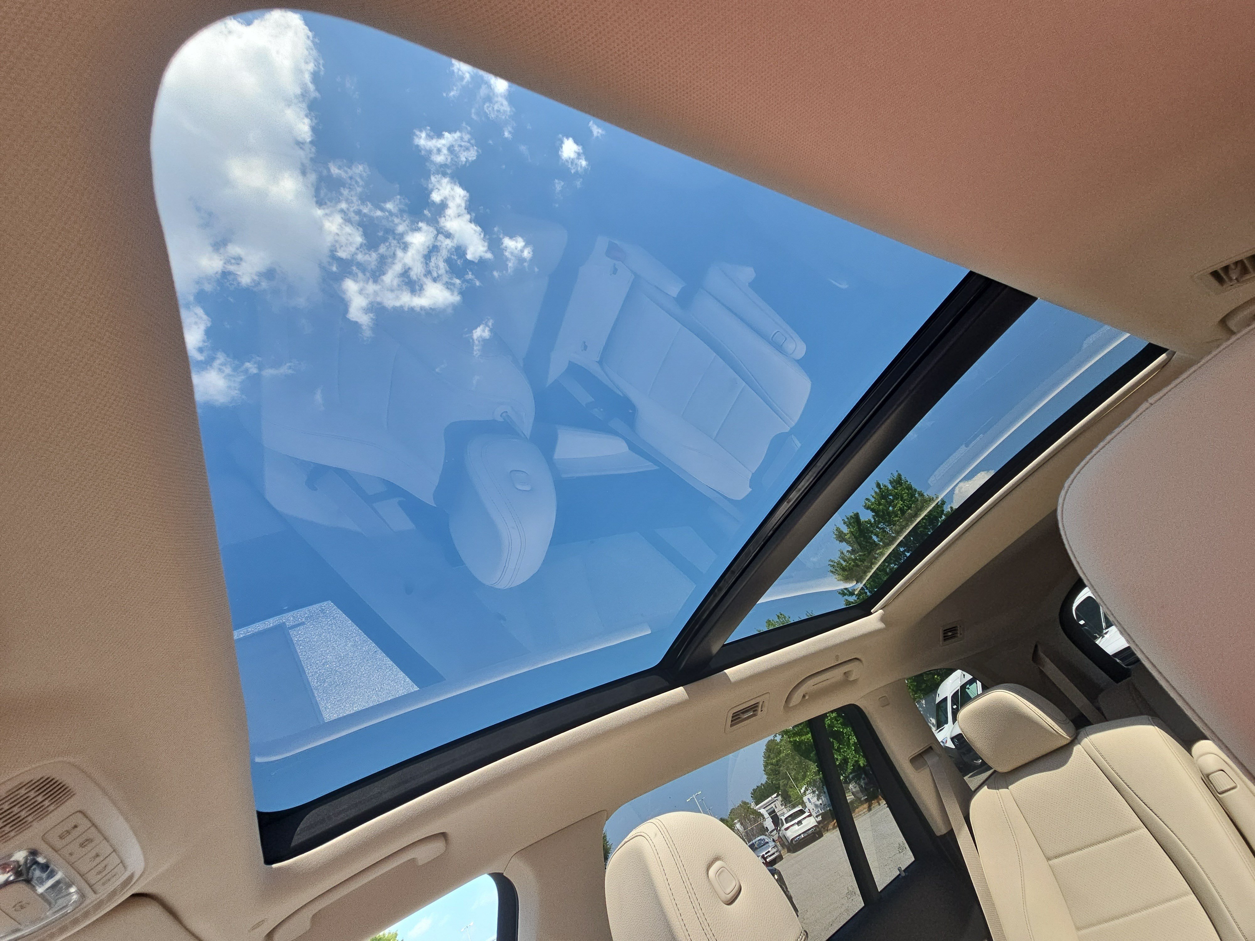 New 2026 Mercedes-Benz GLS 450 4MATIC image 32