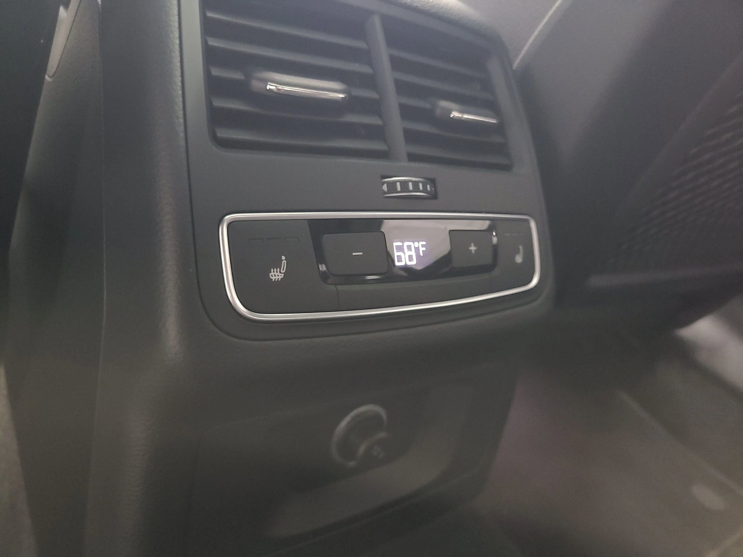 Used 2017 Audi A4 2.0T Premium Plus w/ Premium Plus Package image 39