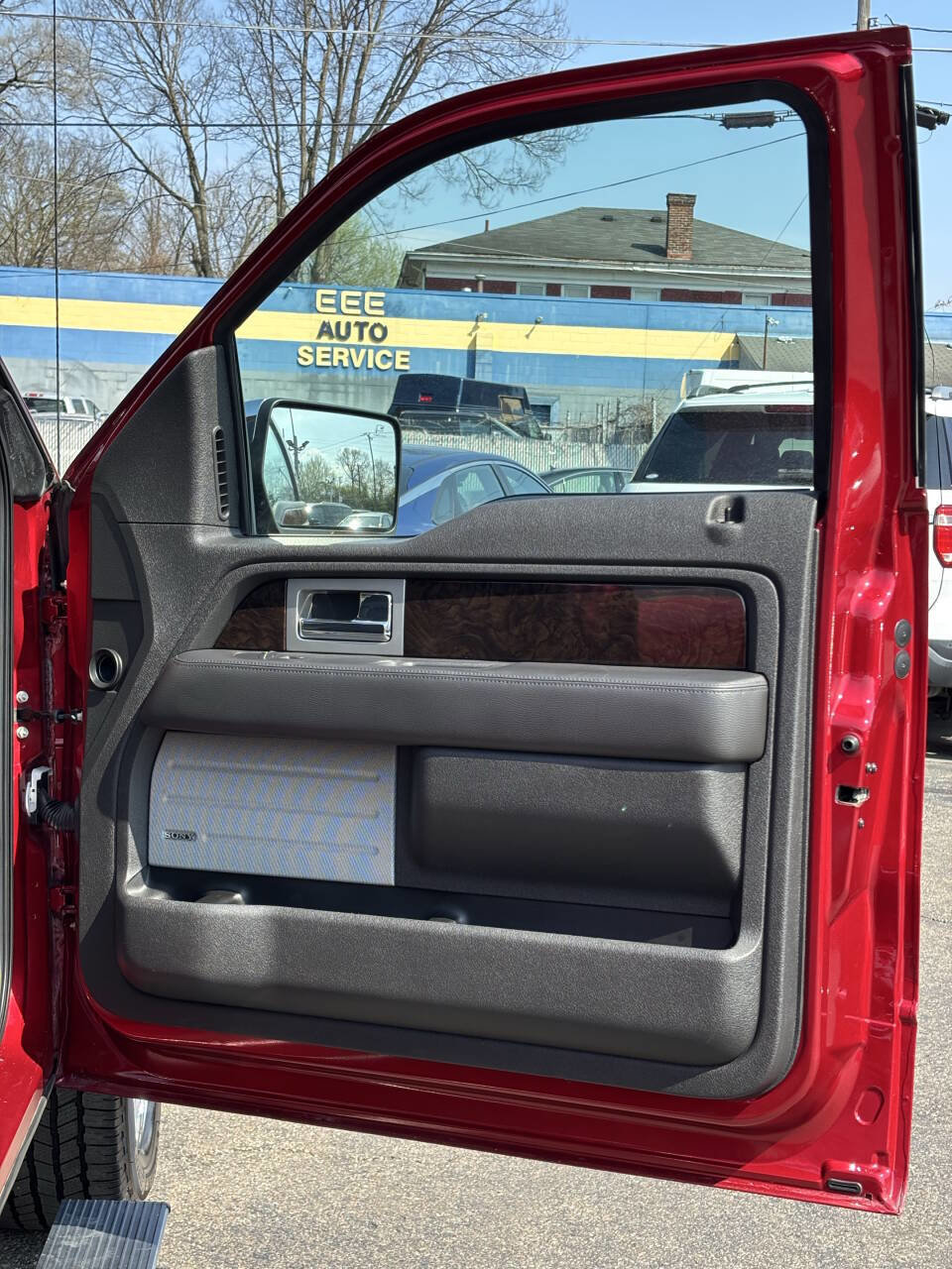 Used 2014 Ford F150 Platinum image 18