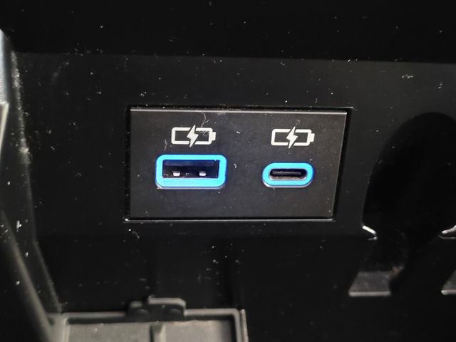 Used 2022 Toyota Tundra SR5 w/ Convenience Package image 17