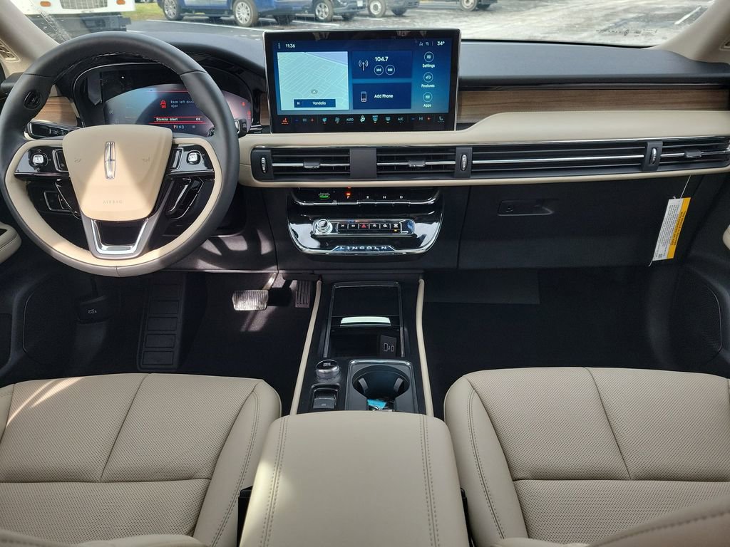 New 2026 Lincoln Corsair Reserve w/ Rear Removable Package Tray AWD/4WD image 11