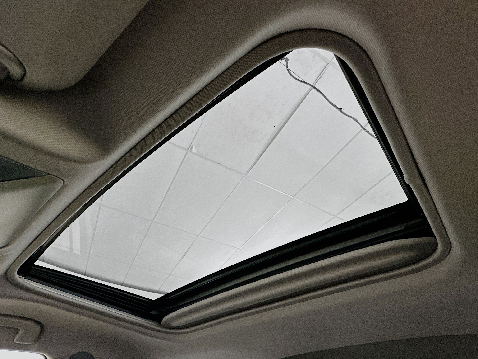Used 2019 Toyota RAV4 XLE FWD image 25