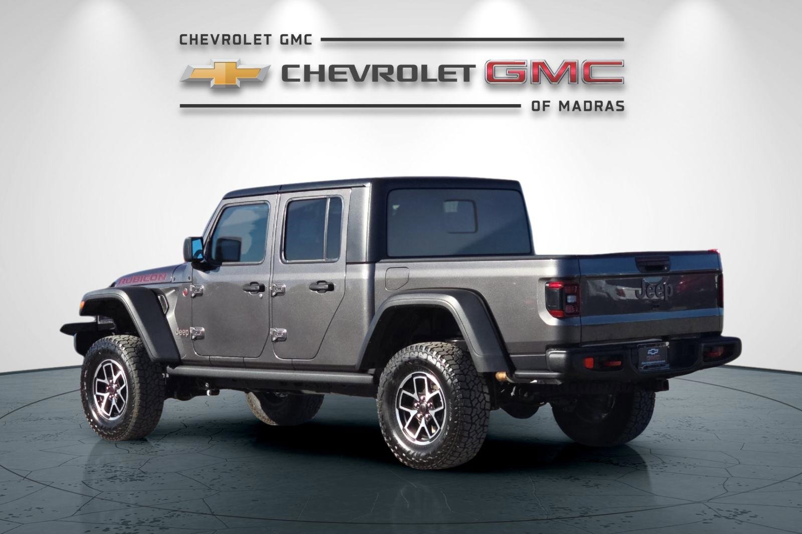 Used 2025 Jeep Gladiator Rubicon w/ Convenience Group image 5