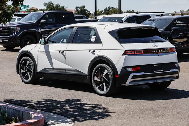 New 2026 Hyundai Ioniq 5 SEL RWD image 2