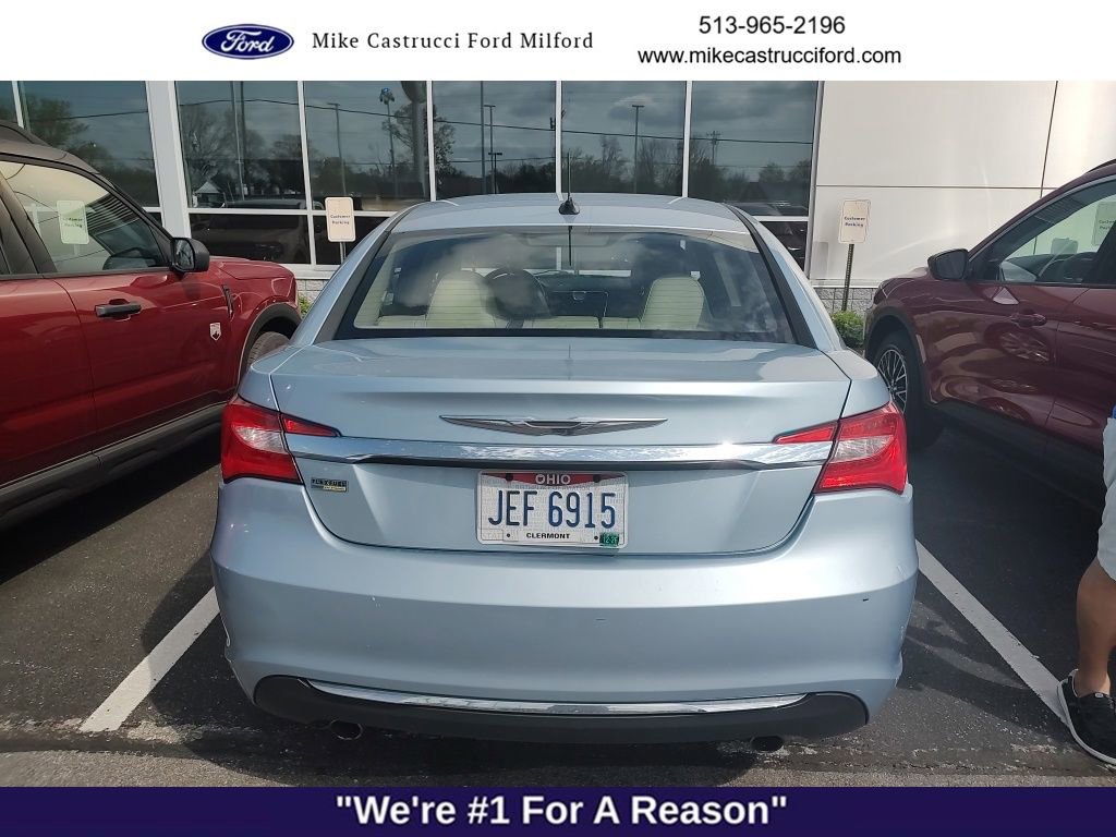 Used 2013 Chrysler 200 Limited image 4