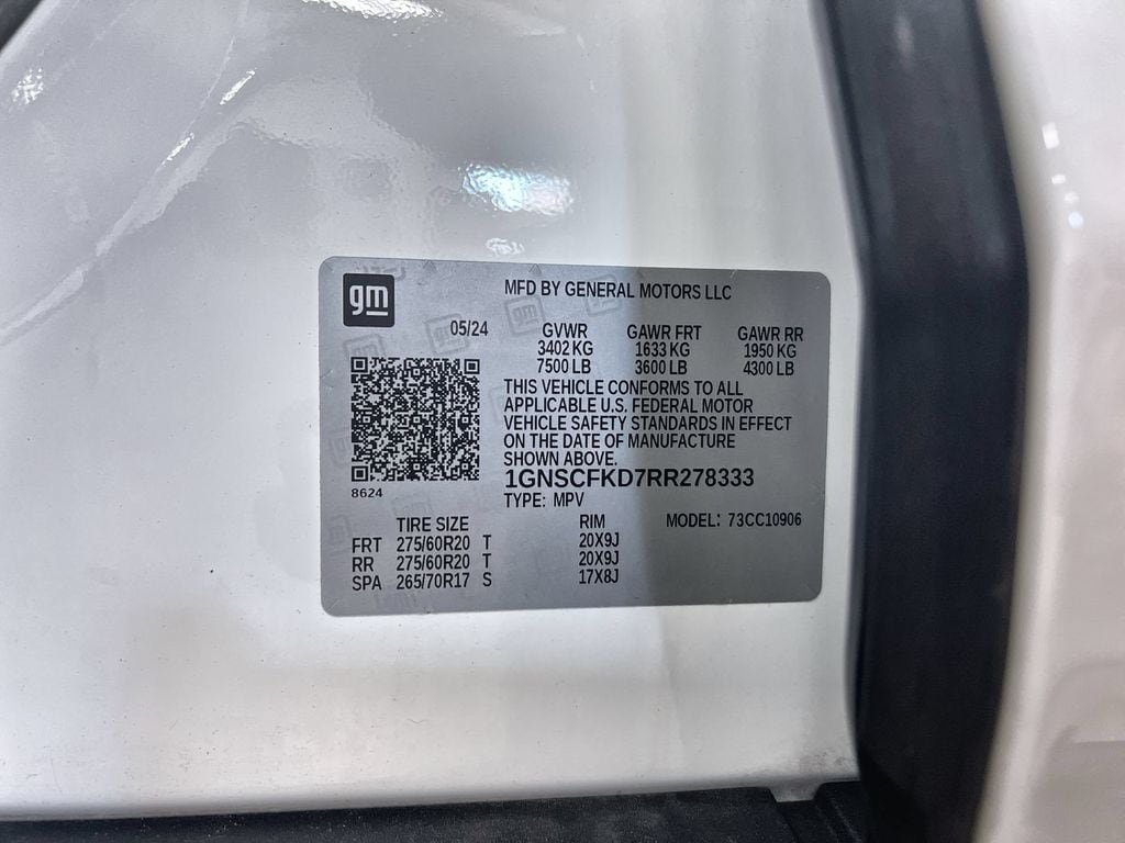 Used 2024 Chevrolet Suburban Premier RWD image 40