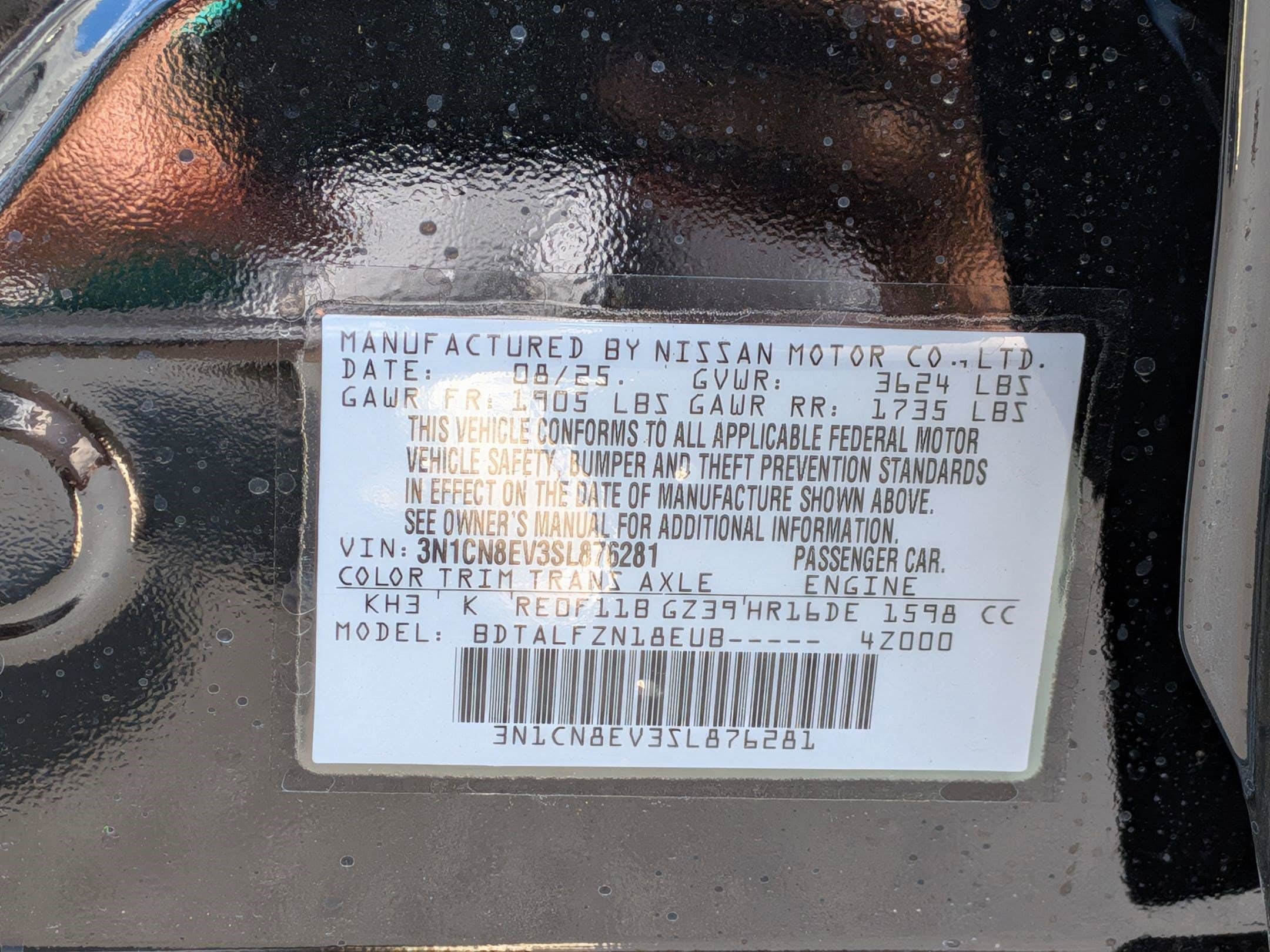 New 2025 Nissan Versa SV w/ Trunk Package FWD image 32
