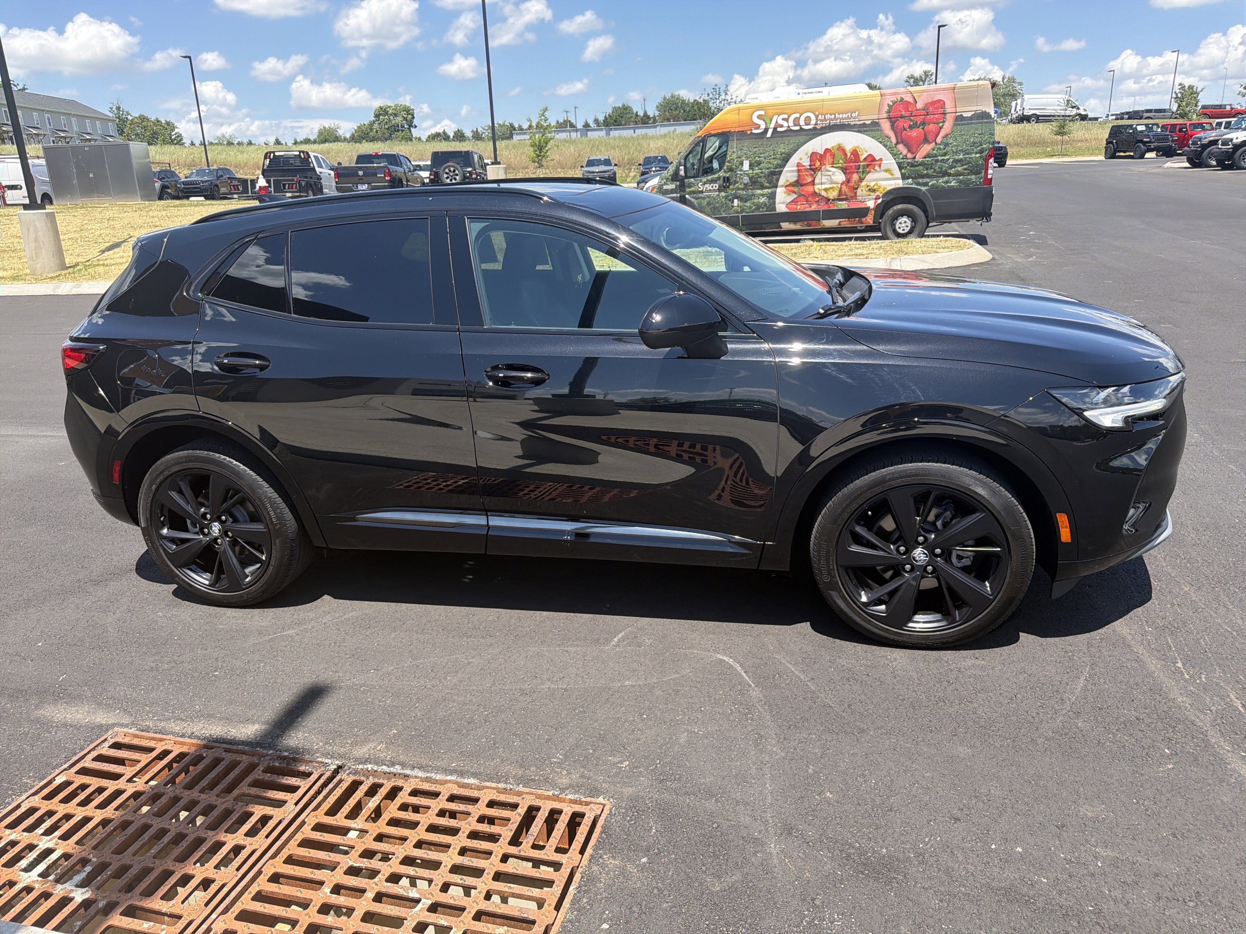 Used 2023 Buick Envision Essence w/ Sport Touring Package AWD/4WD image 7