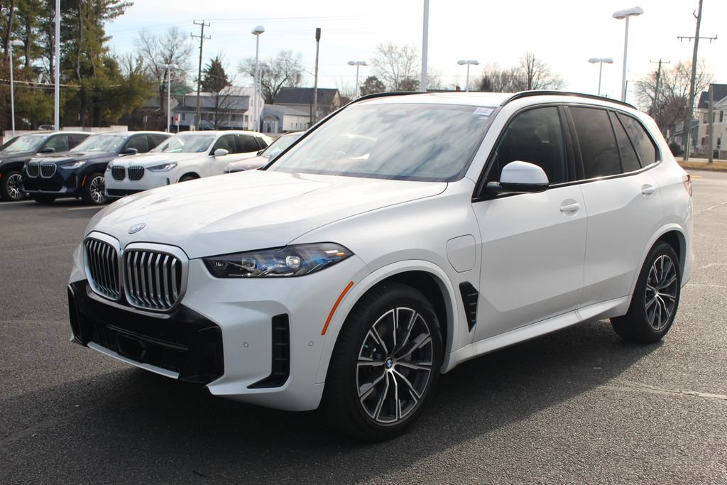 New 2026 BMW X5 xDrive50e w/ M Sport Package AWD/4WD image 3
