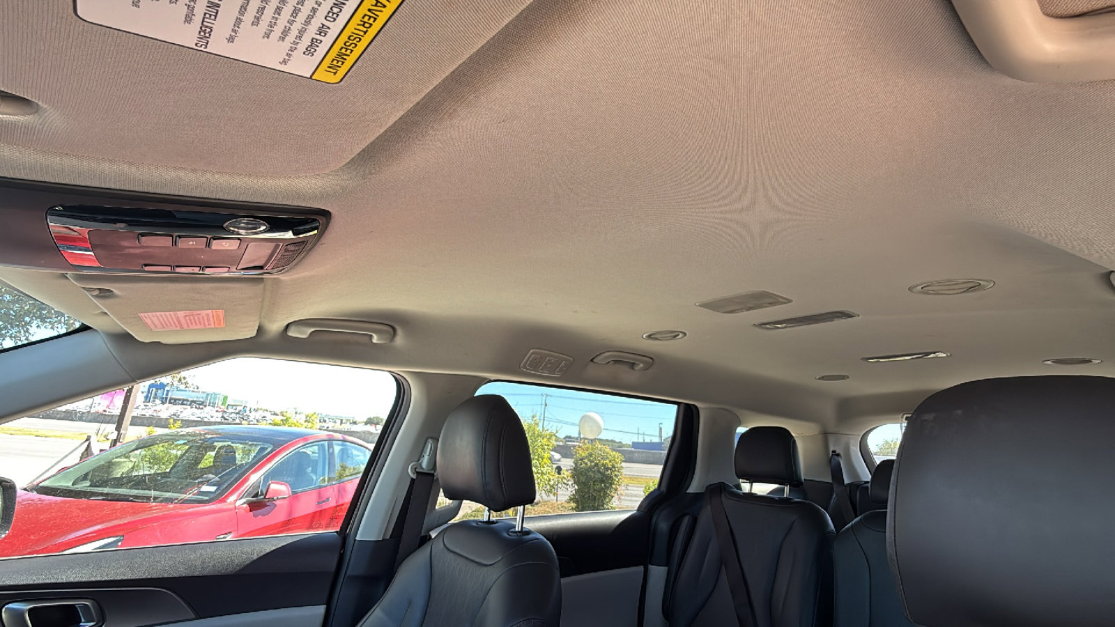 Used 2024 Kia Carnival LX image 12