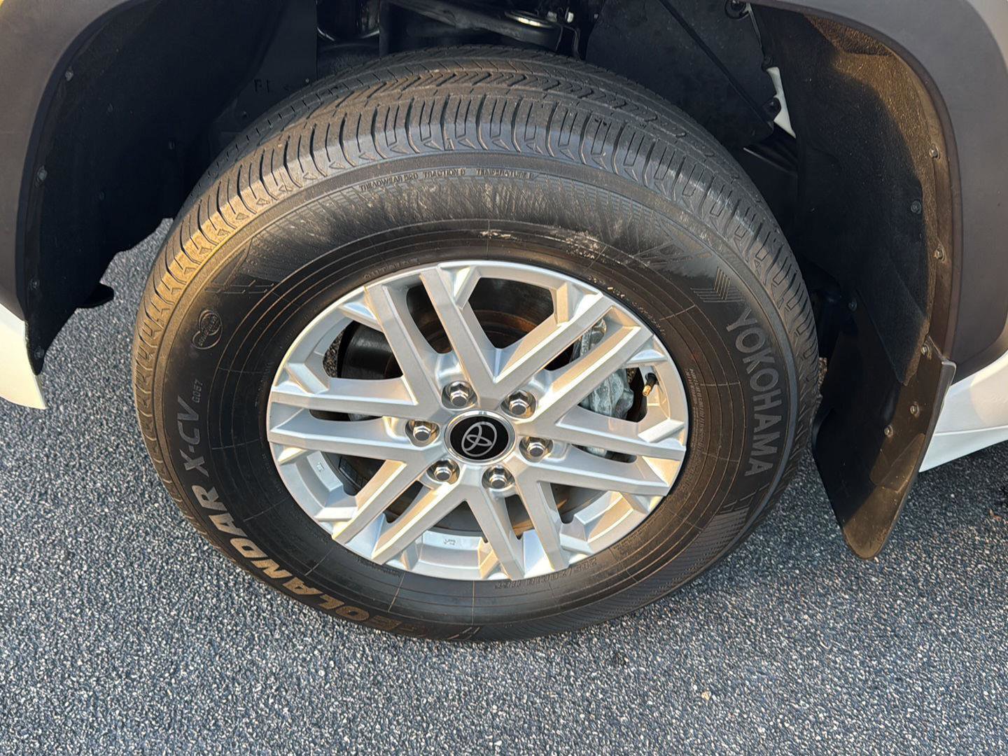 Used 2024 Toyota Tundra SR5 w/ SR5 Premium Package image 32