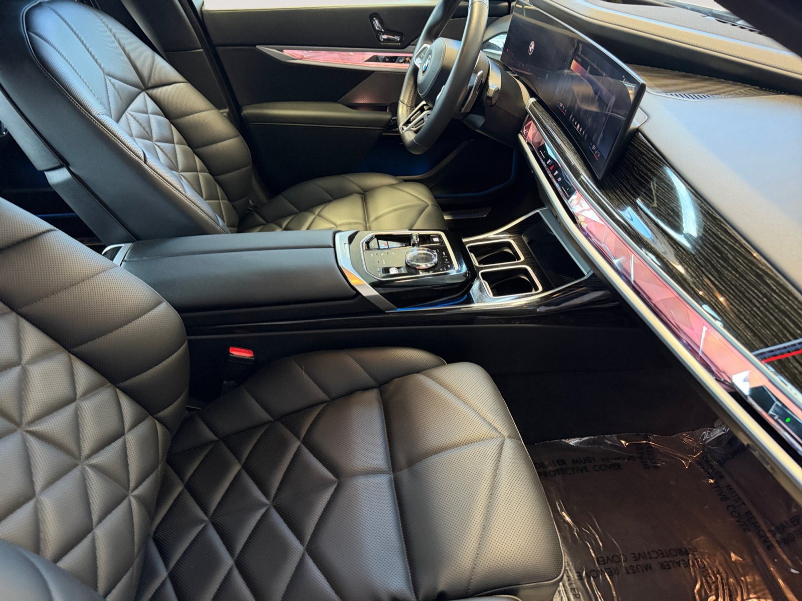 Used 2025 BMW 740i xDrive AWD/4WD image 8
