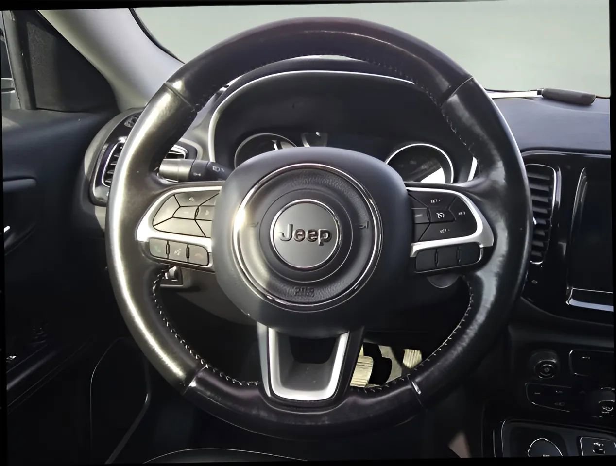 Used 2020 Jeep Compass Limited image 16