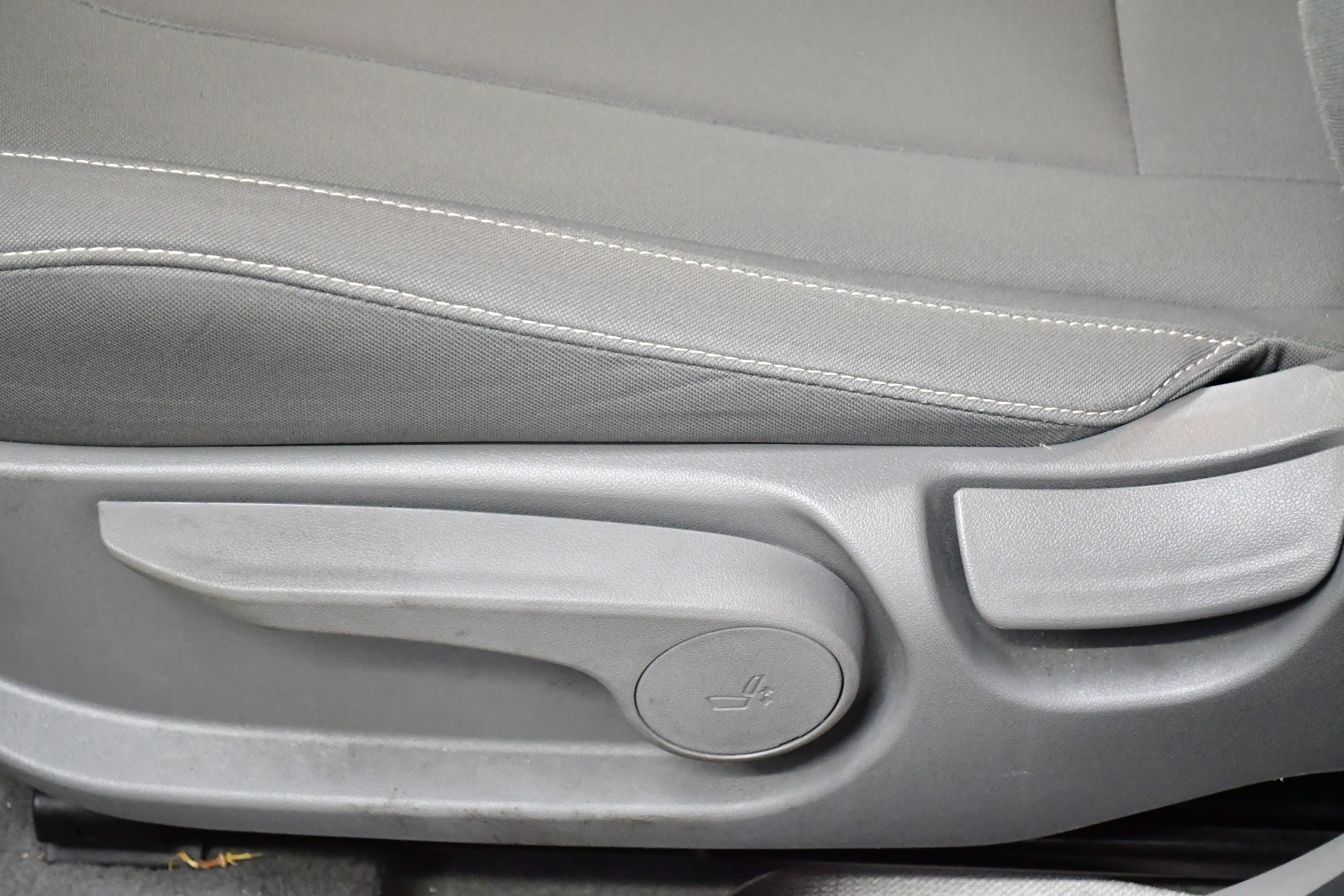 Used 2025 Hyundai Elantra SEL image 19