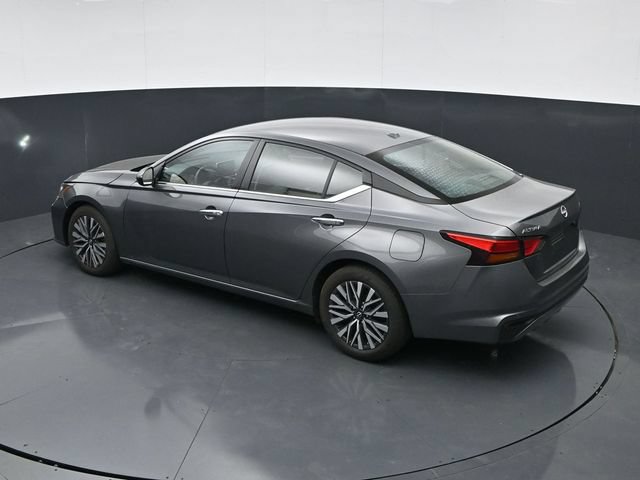 Used 2025 Nissan Altima 2.5 SV FWD image 34