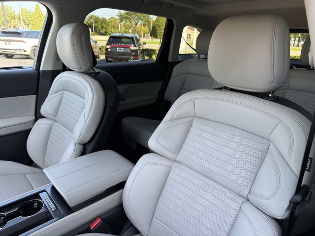 New 2026 Lincoln Nautilus Reserve AWD/4WD image 12
