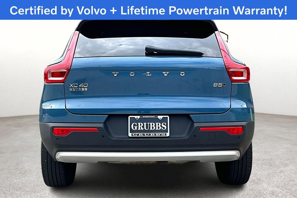 Used 2025 Volvo XC40 B5 Plus image 7